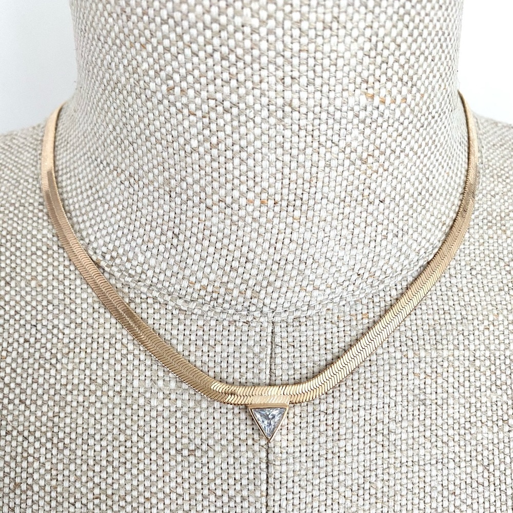 Elegant Gold Necklace with Triangle Pendant